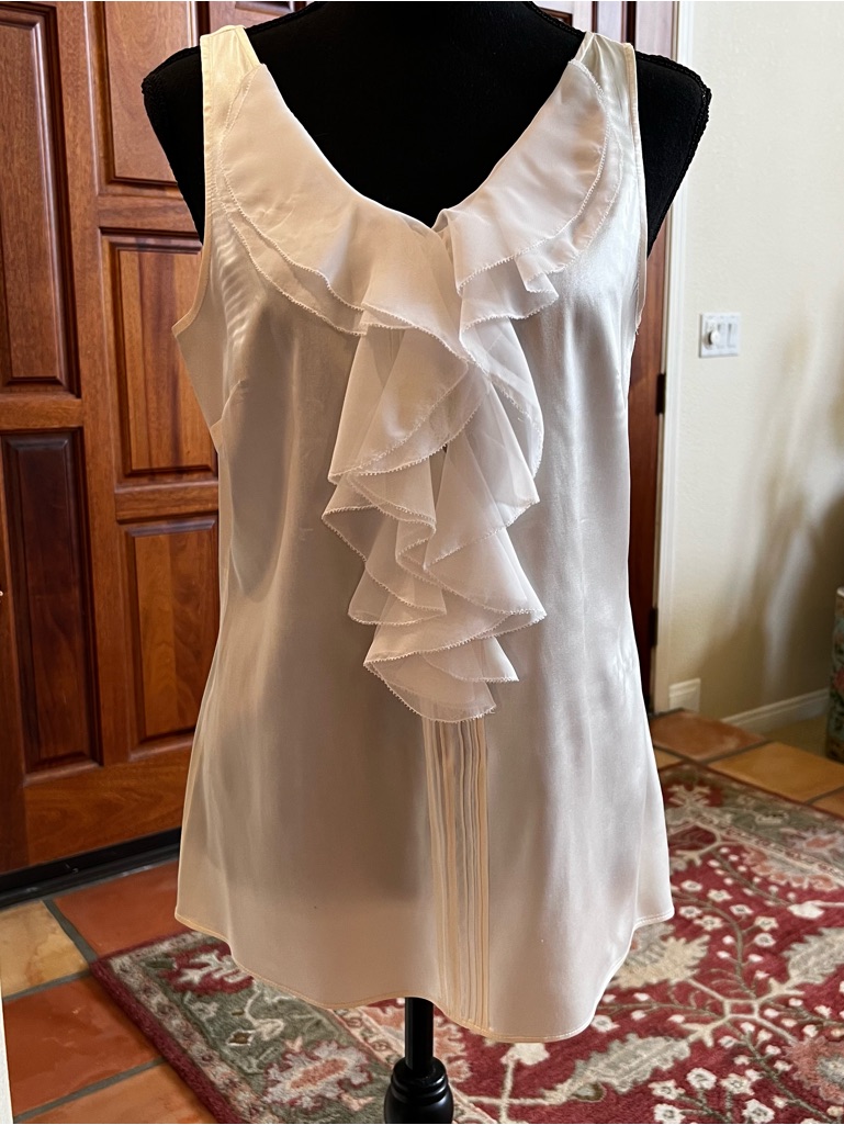 White House Black Market Blouse M White Chiffon Pleated Ruffle V-Neck Tank Silk